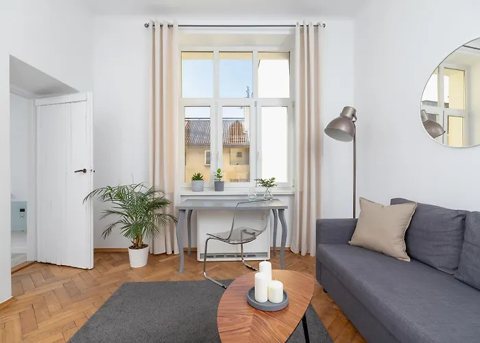 Apartment With Balcony - Paulinska 8 Street